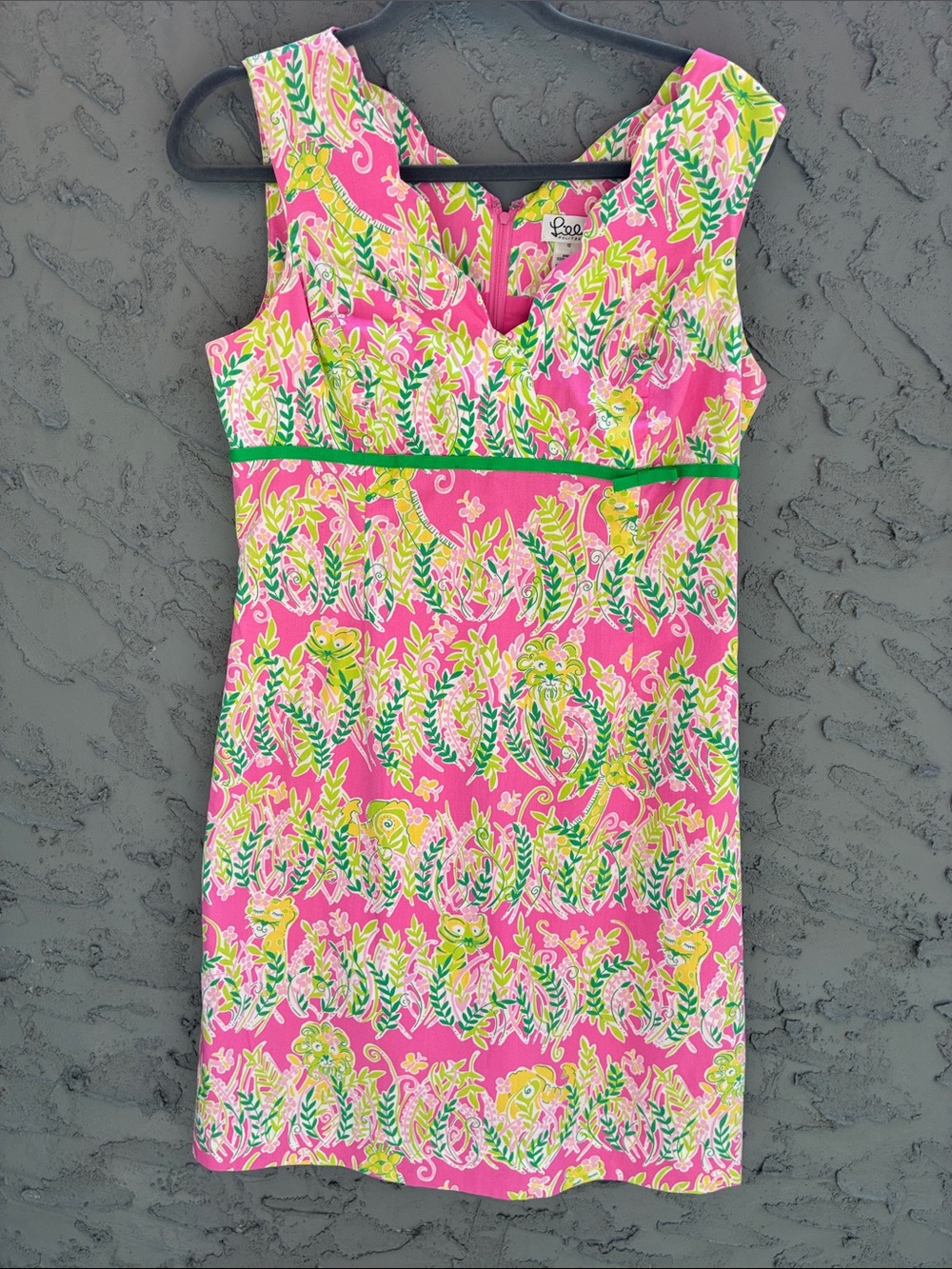 Lilly Pulitzer Preppy Tropical Sleeveless V Neck Fitted Sheath Dress Sz 10